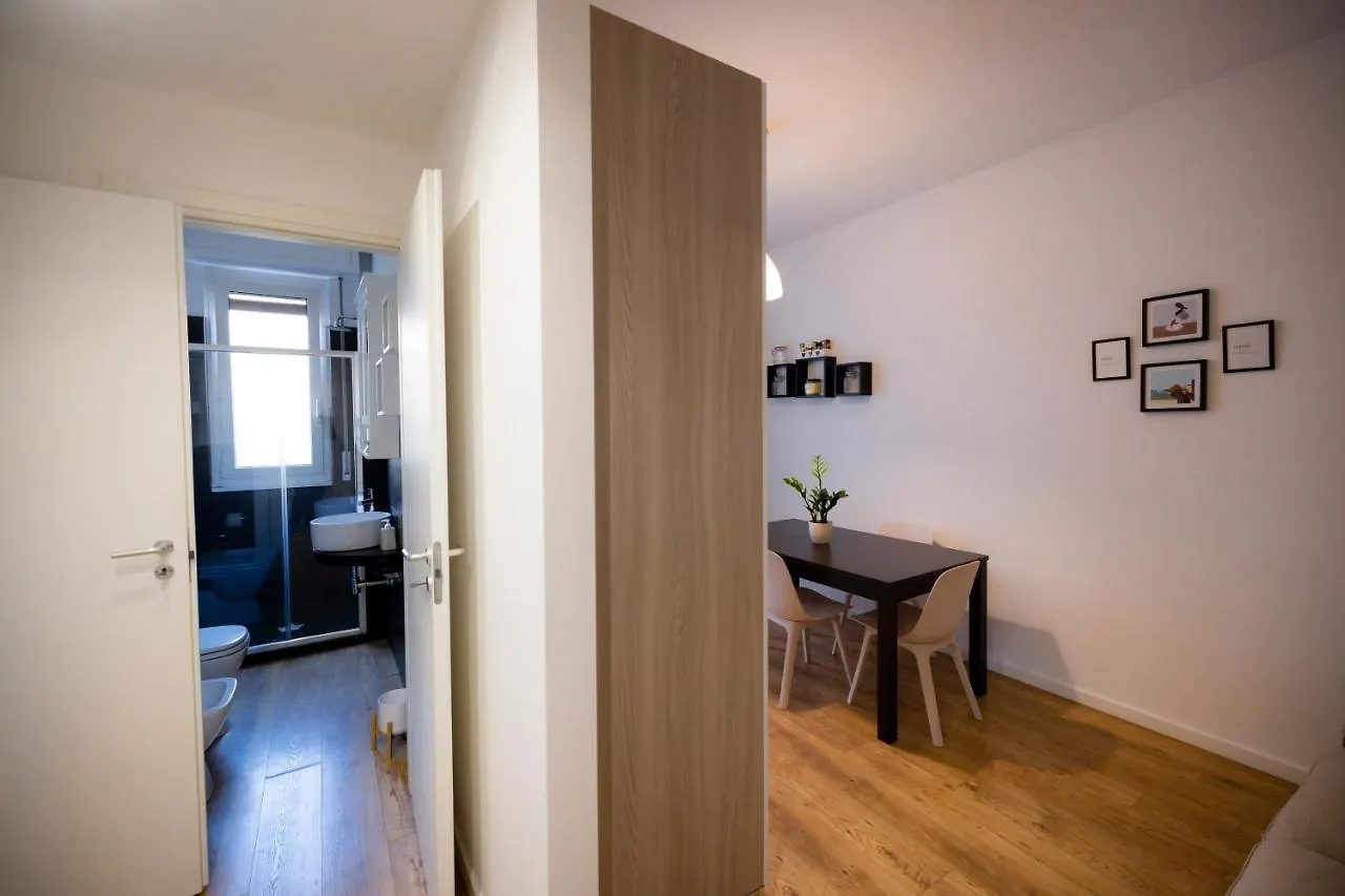 Ampio Bilocale In Zona Navigli/Romolo Apartment Milan Italy