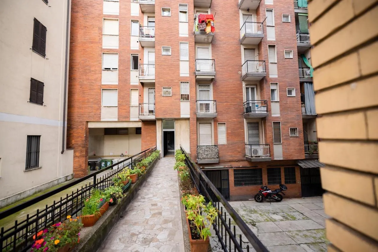 Ampio Bilocale In Zona Navigli/Romolo Apartment Milan