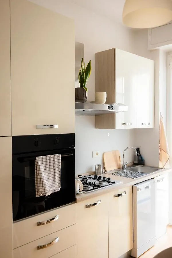 Ampio Bilocale In Zona Navigli/Romolo Apartment Milan Italy